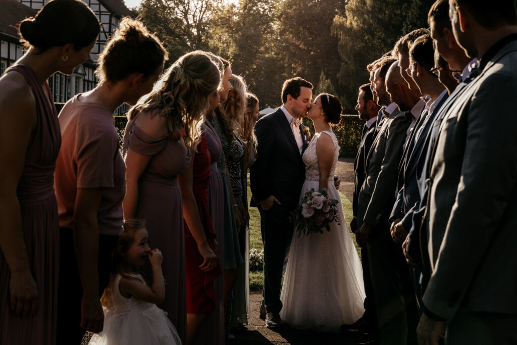 Hochzeitspaar im Gräfischen Park in Bad Driburg